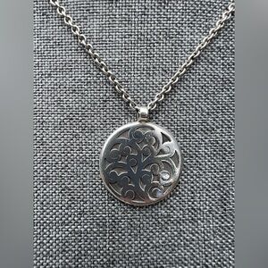 Lois Hill Sterling Silver Toggle necklace 16”